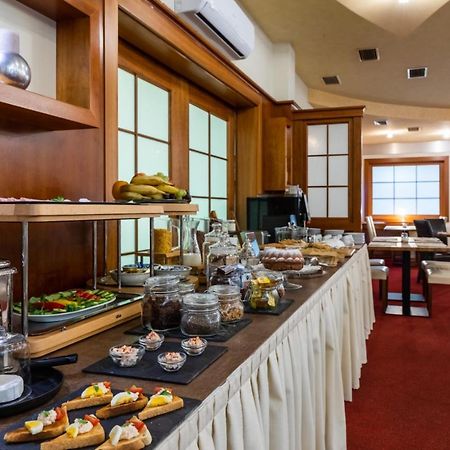 Hotel Abacie & Wellness Valašské Meziříčí Bagian luar foto
