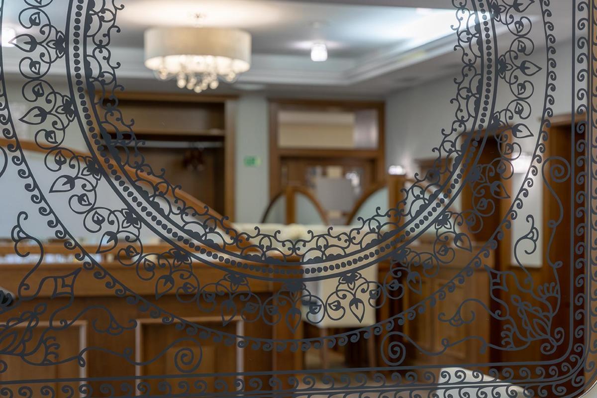 Hotel Abacie & Wellness Valašské Meziříčí Bagian luar foto