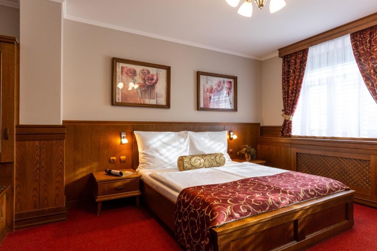 Hotel Abacie & Wellness Valašské Meziříčí Bagian luar foto