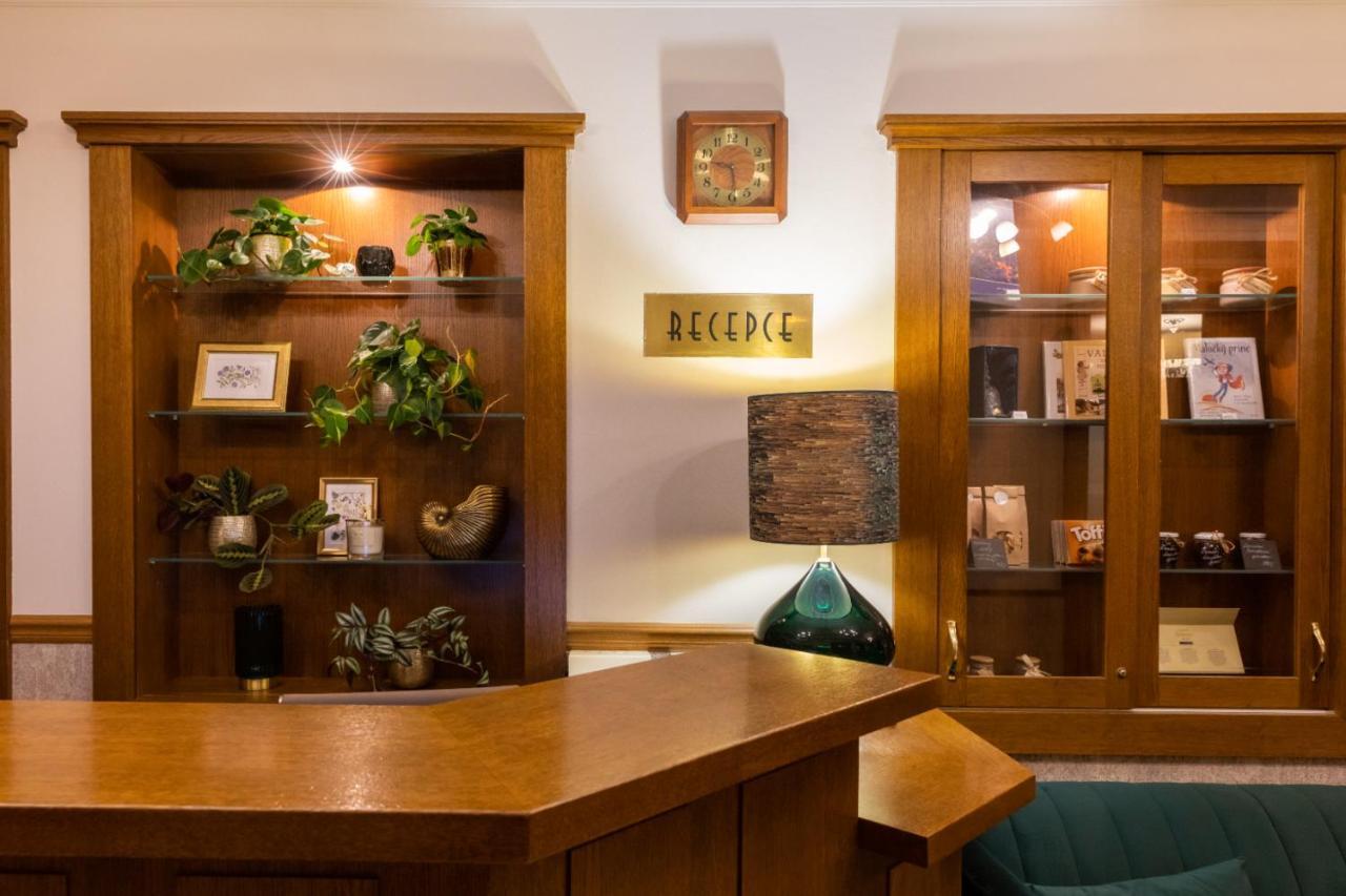 Hotel Abacie & Wellness Valašské Meziříčí Bagian luar foto