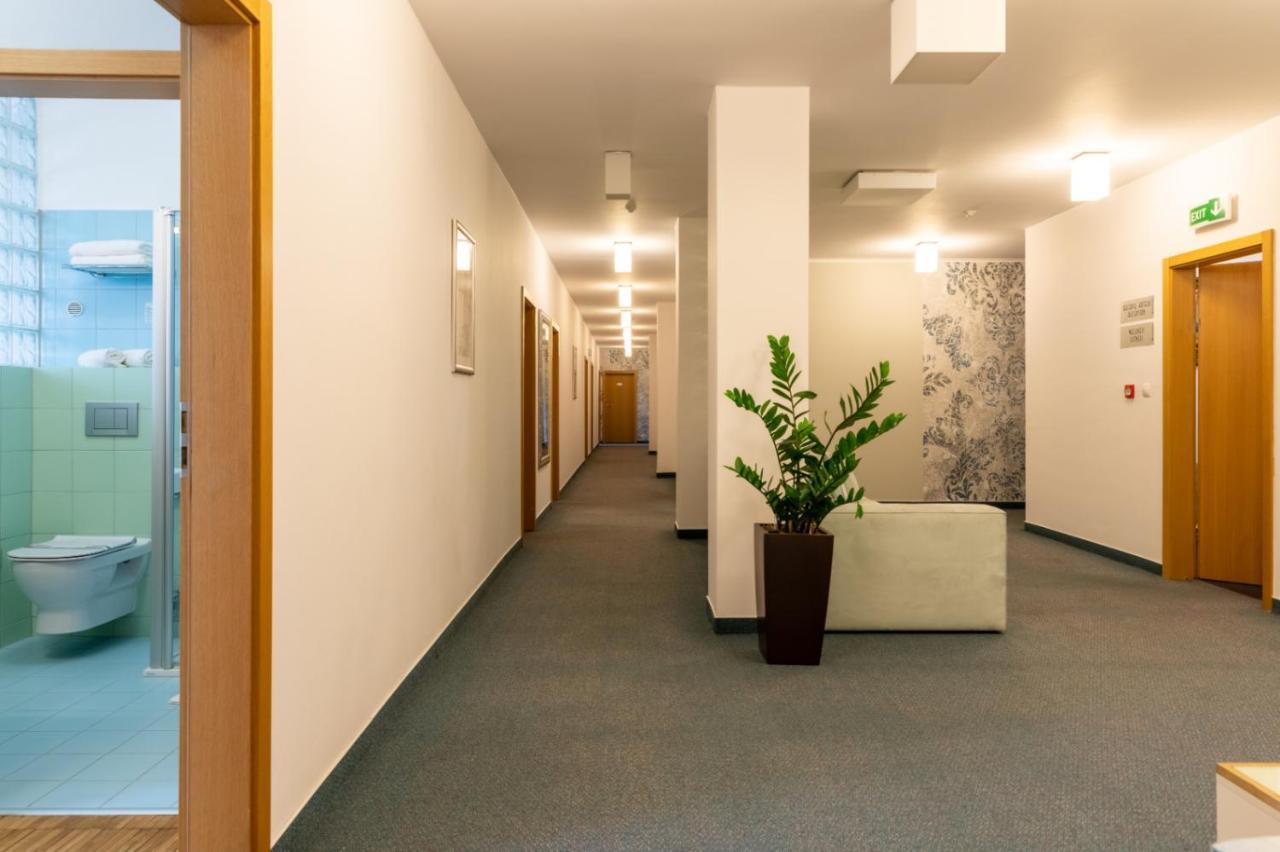 Hotel Abacie & Wellness Valašské Meziříčí Bagian luar foto